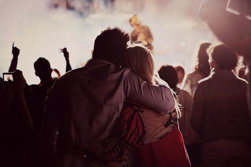 幸福的情侣图片