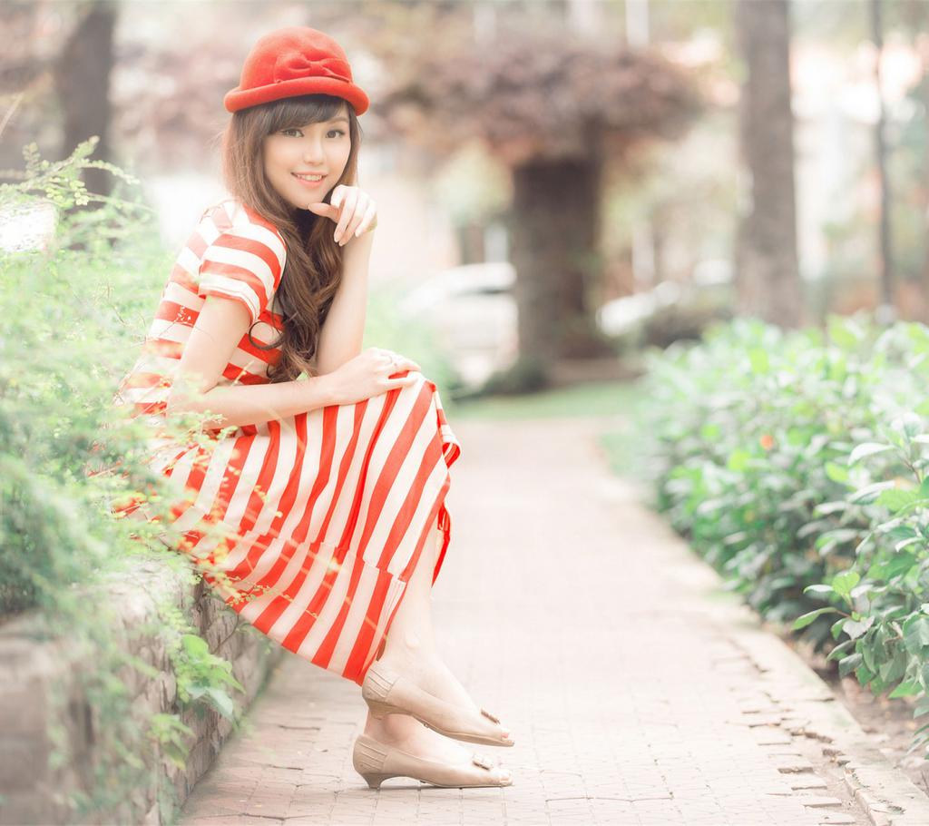 戴帽子的美女图片