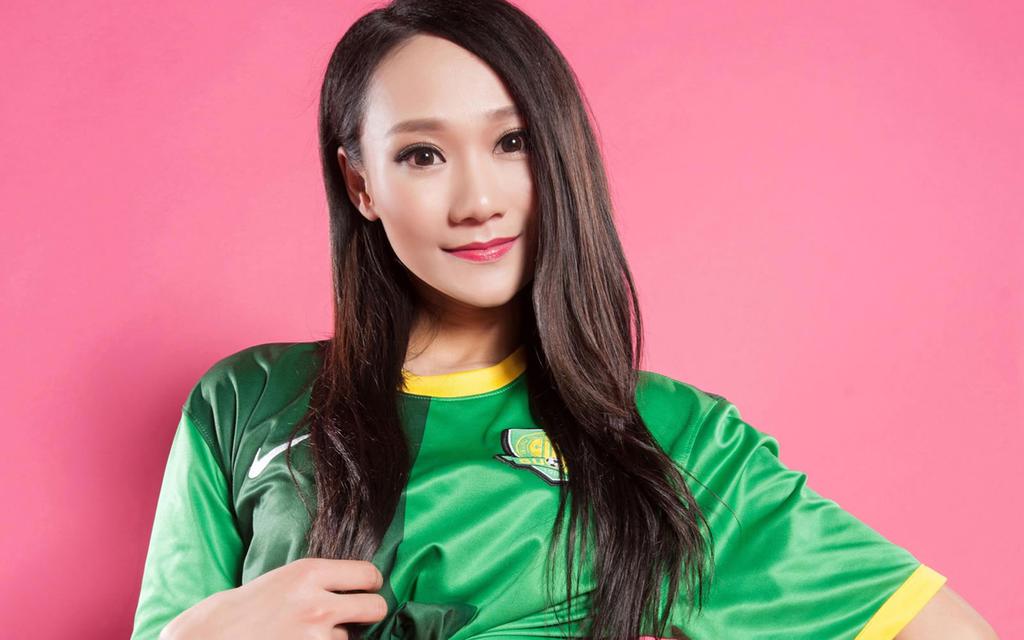 性感美女曼蒂足球宝贝写真壁纸