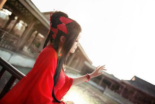 古装红衣美女图片