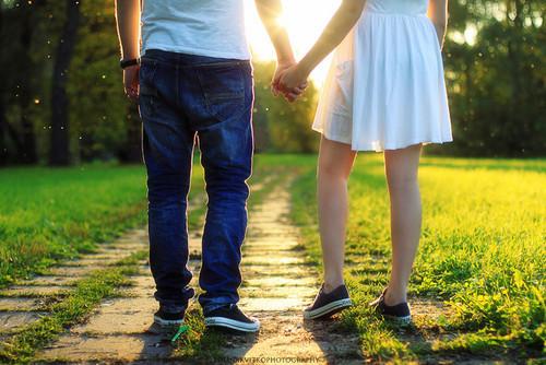 手牵手情侣唯美图片