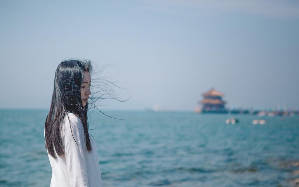 听海的少女壁纸