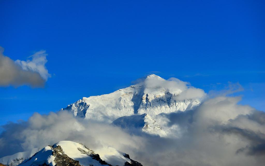 西藏珠穆朗玛峰
