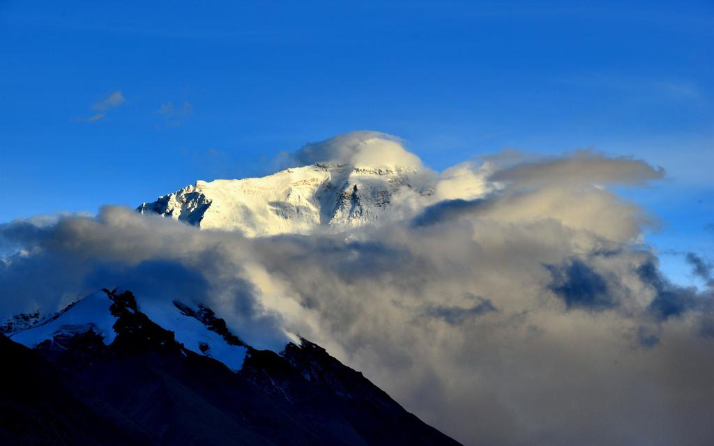 西藏珠穆朗玛峰