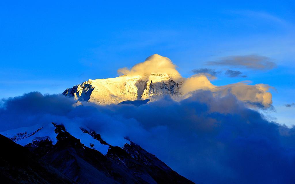 西藏珠穆朗玛峰