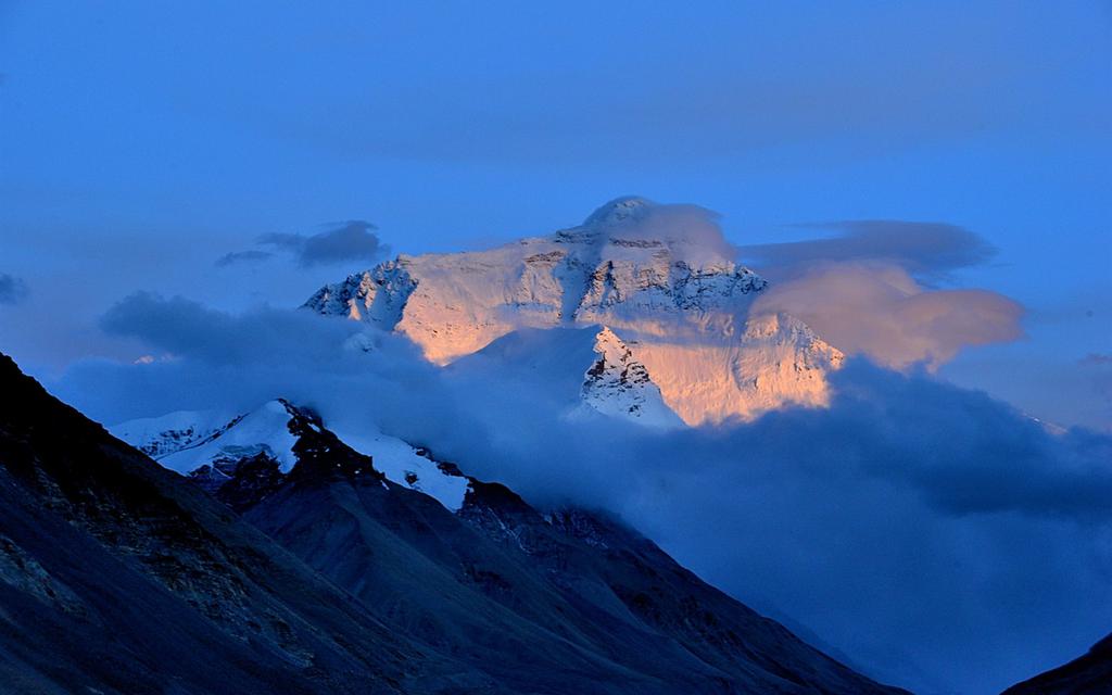 西藏珠穆朗玛峰