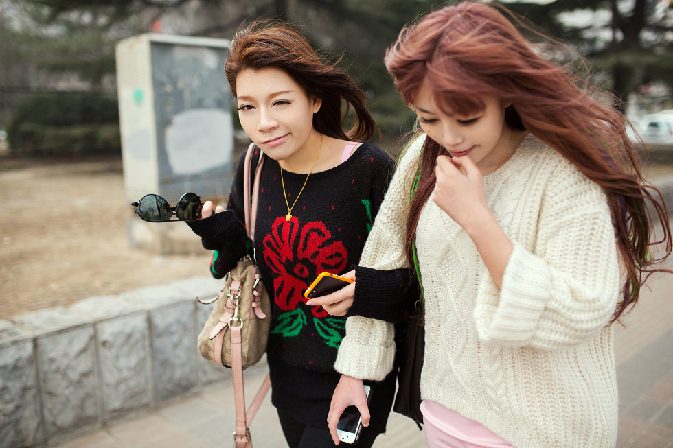 网络人气组合嘉宝贝儿糖糖性感写真