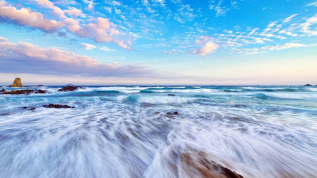 波涛汹涌的大海