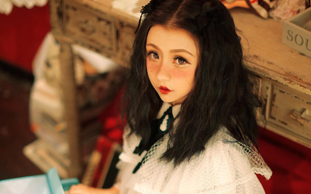 搞怪雀斑娃娃写真