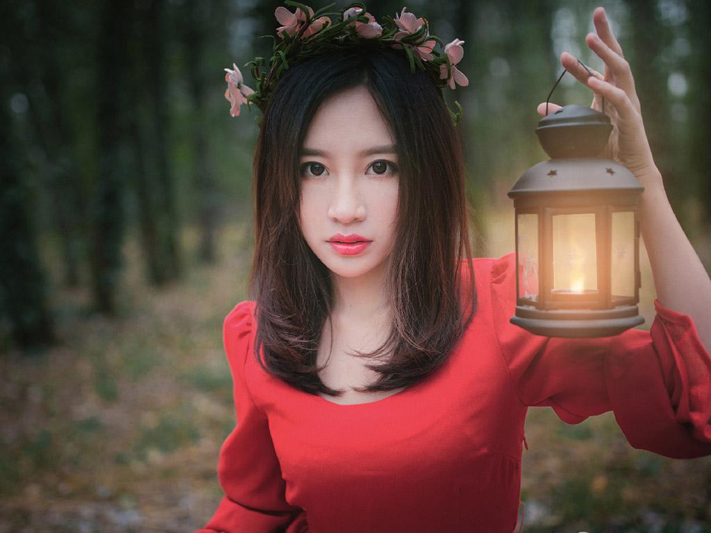 红裙美女户外写真