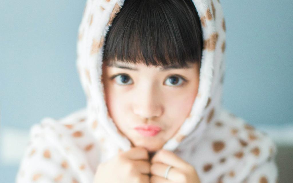 可爱少女室内家居写真