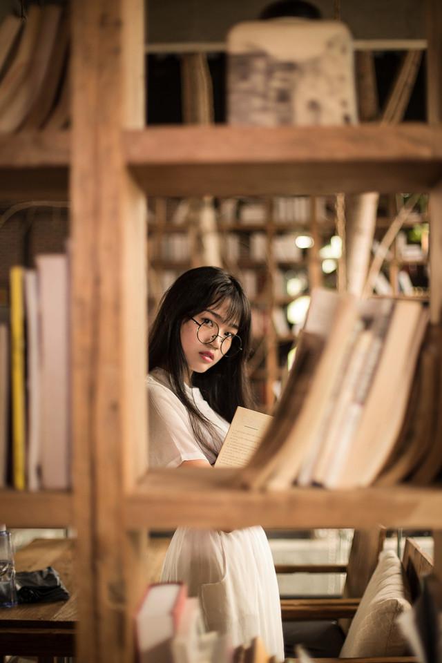 少女文艺咖啡馆写真