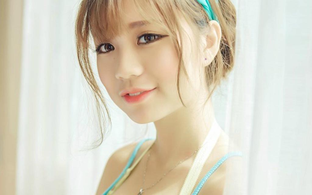 小女人家居小性感写真