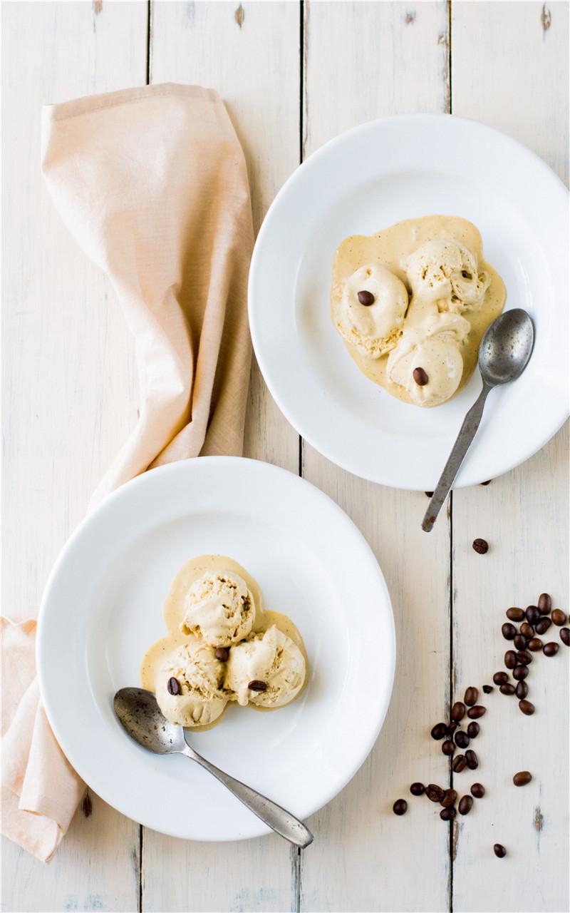 美味夏日球形冰淇淋