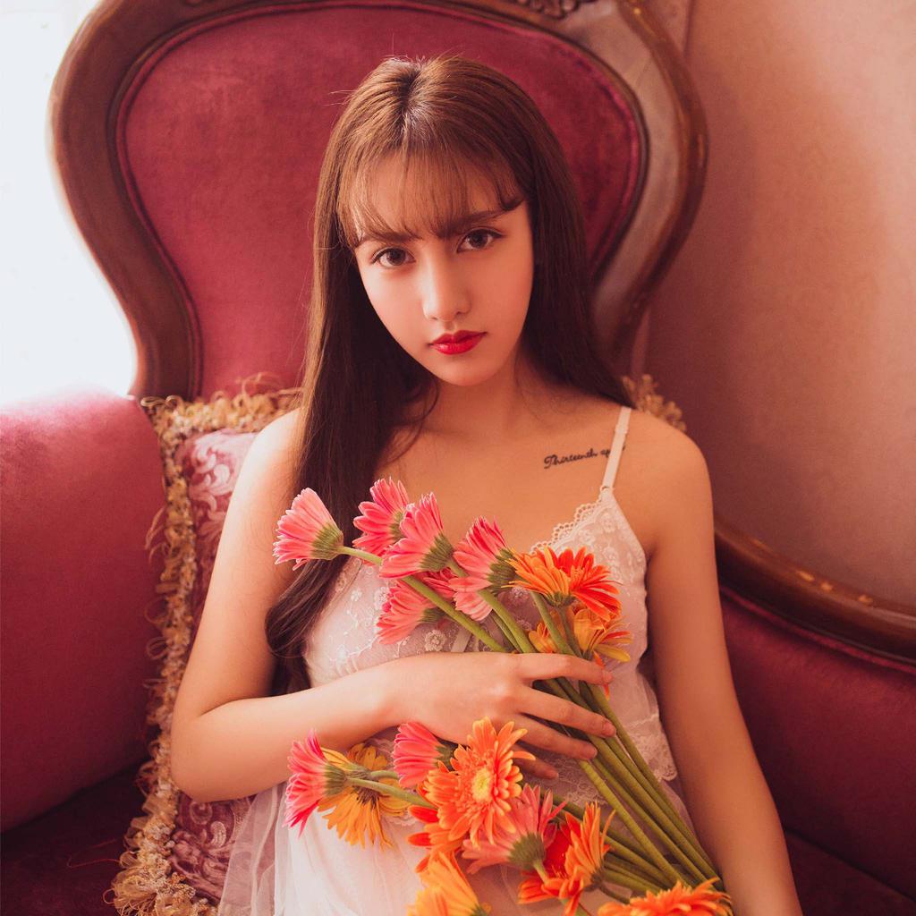 日系美女室内温暖系私房照