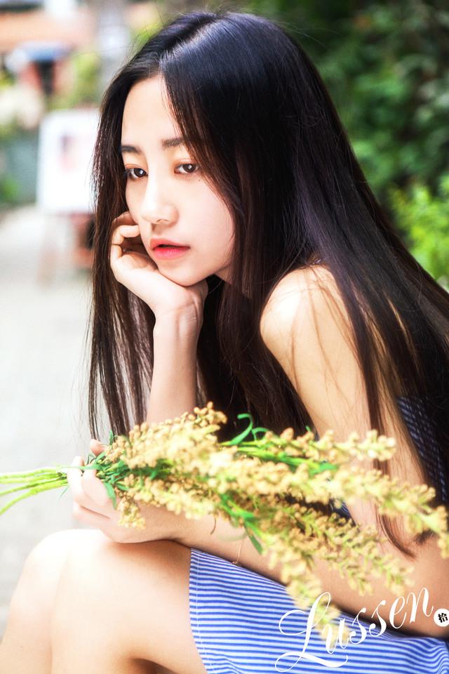 长发侧颜美女清爽写真