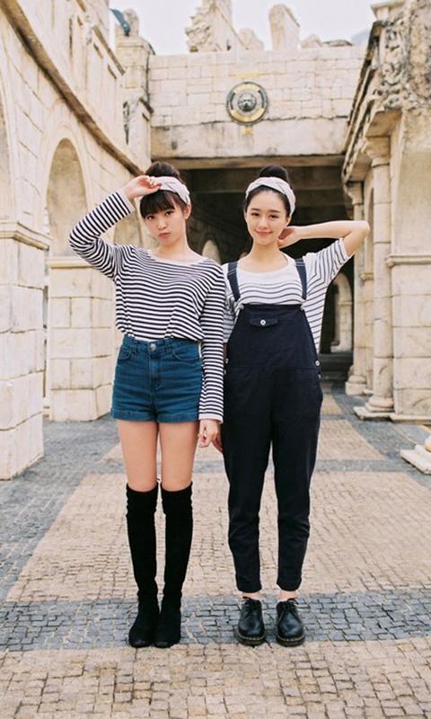 可爱两闺蜜旅游照