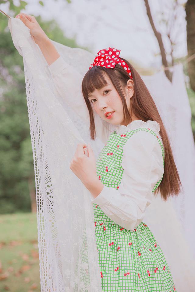 雀斑樱桃女孩唯美写真