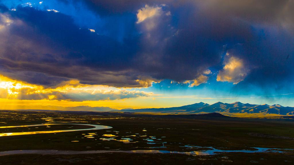 新疆巴音布鲁克草原
