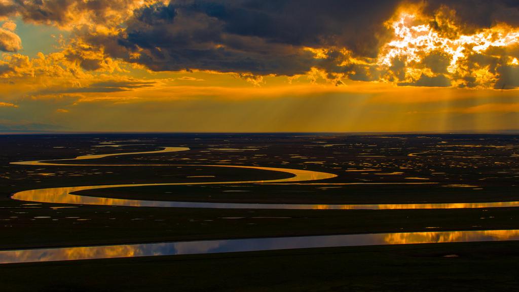 新疆巴音布鲁克草原