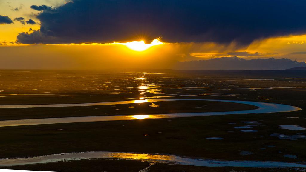 新疆巴音布鲁克草原