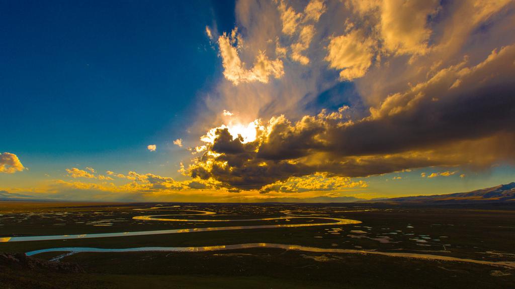 新疆巴音布鲁克草原