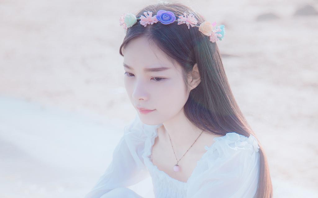 白裙梦幻仙子户外写真