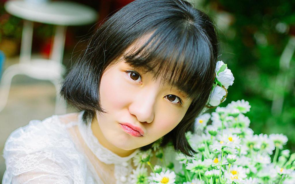 短发少女甜美日系风写真