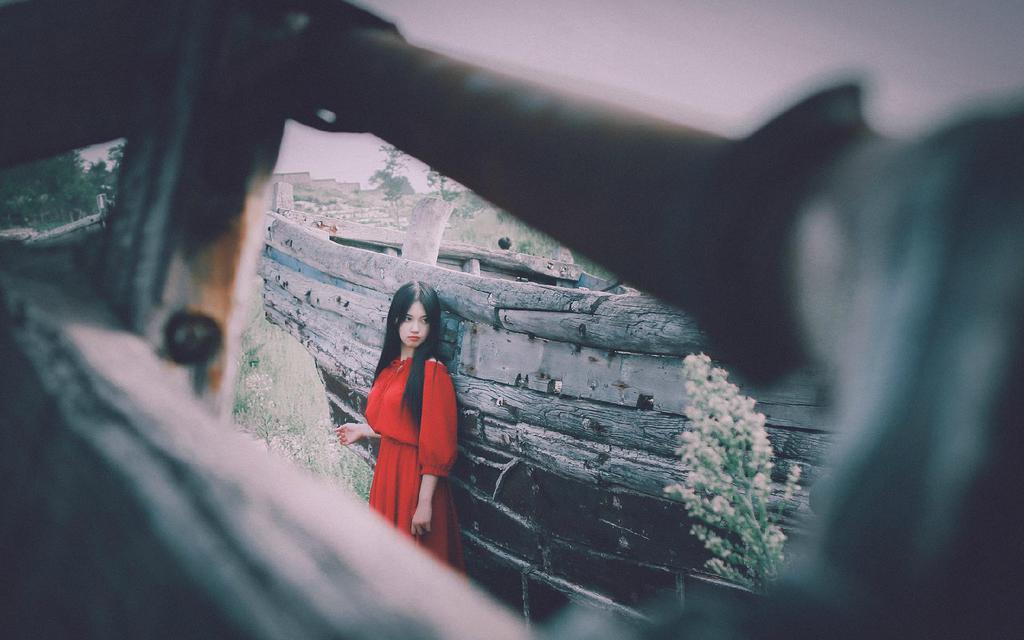 红裙清纯美女户外写真