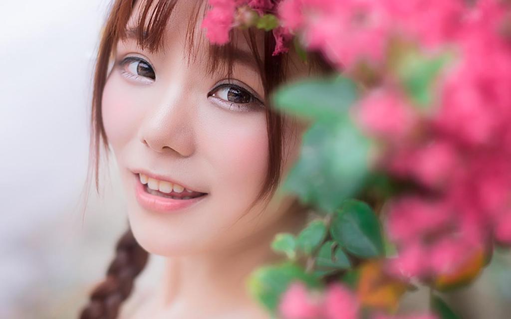 大眼美女双马尾辫写真