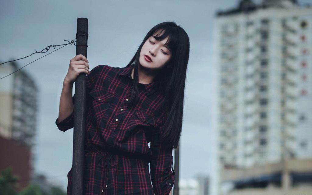 格子衬衣裙文艺美女