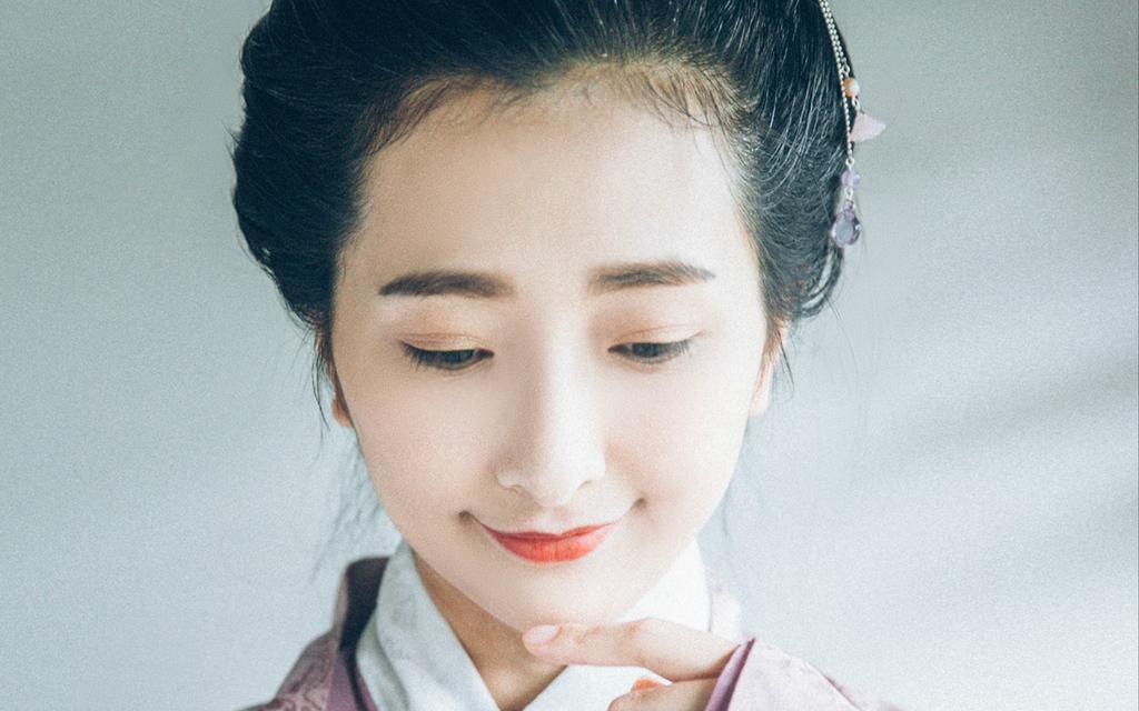 汉服美女下雨天写真