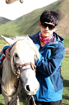 《黄金路线》海报