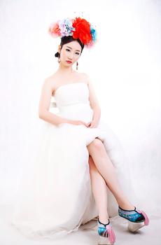 白裙古典美女-1