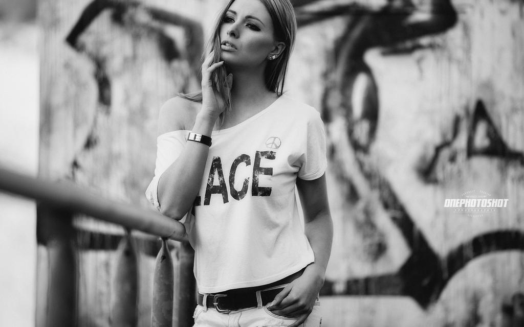 欧美美女黑白复古风