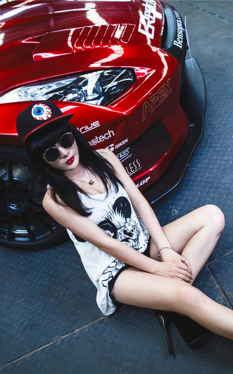 冷艳车模薛莹莹