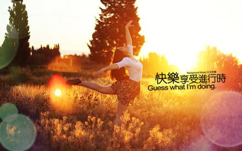 耀眼光芒下的女孩