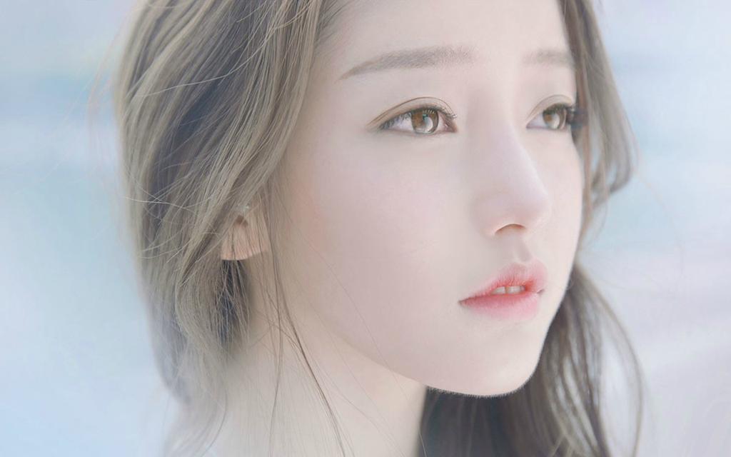 女生户外唯美写真