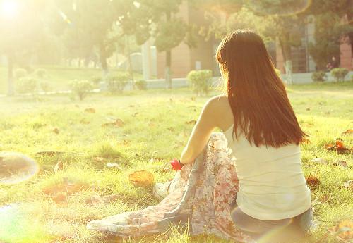 美如画的女生背影