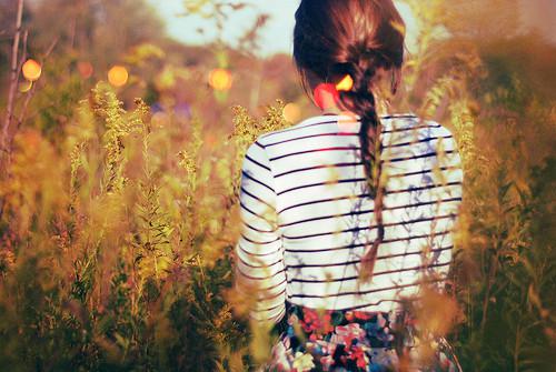 美如画的女生背影