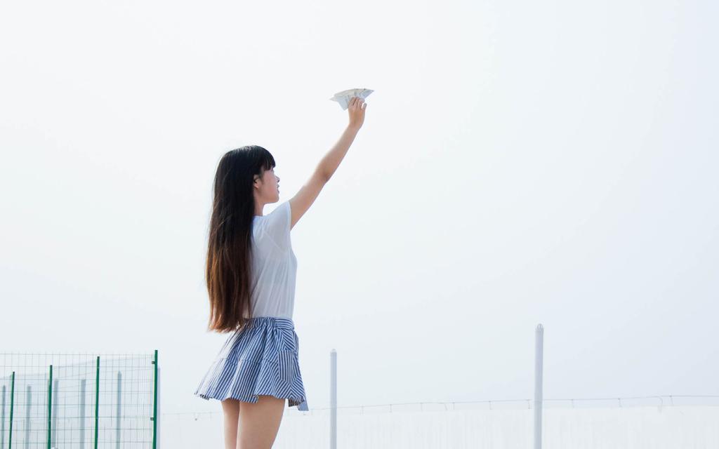 长发少女天台文艺写真