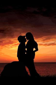 晚霞下浪漫的情侣-0