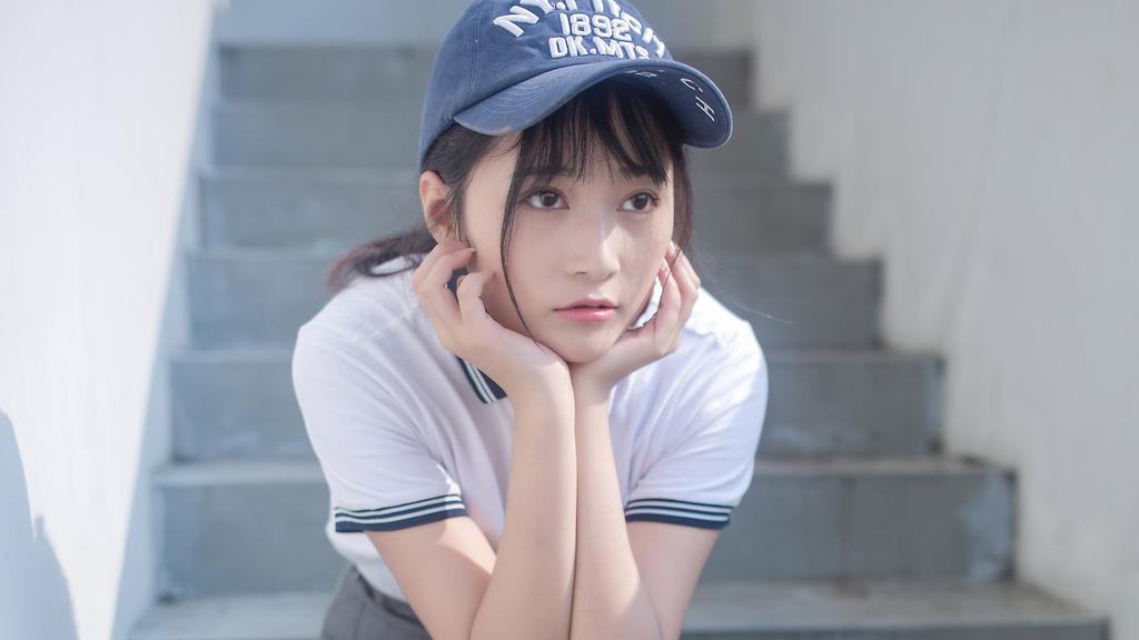 钟灵毓秀制服美女