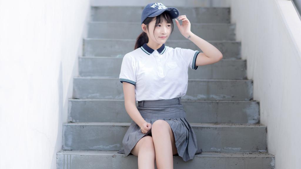 钟灵毓秀制服美女