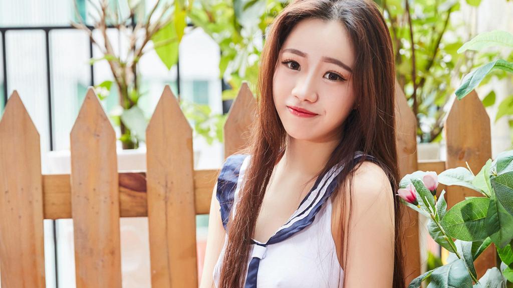 钟灵毓秀制服美女