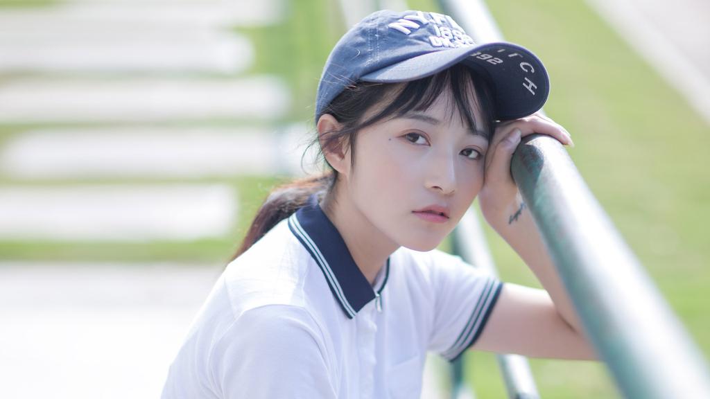 钟灵毓秀制服美女