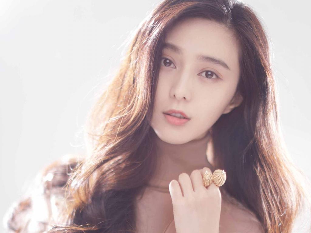 温婉可人的范爷