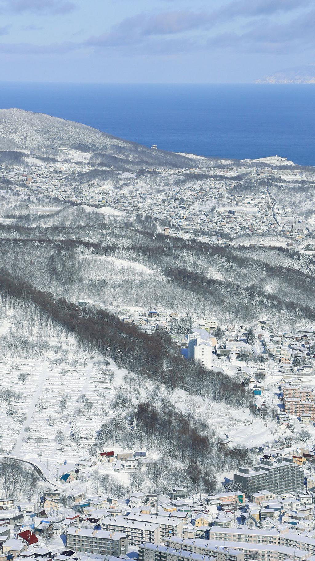 漫天飞雪海边小城