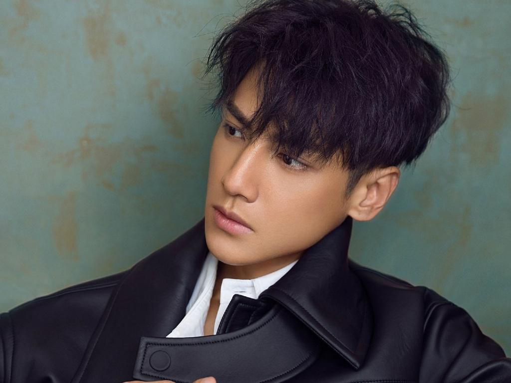 冰山校草罗云熙