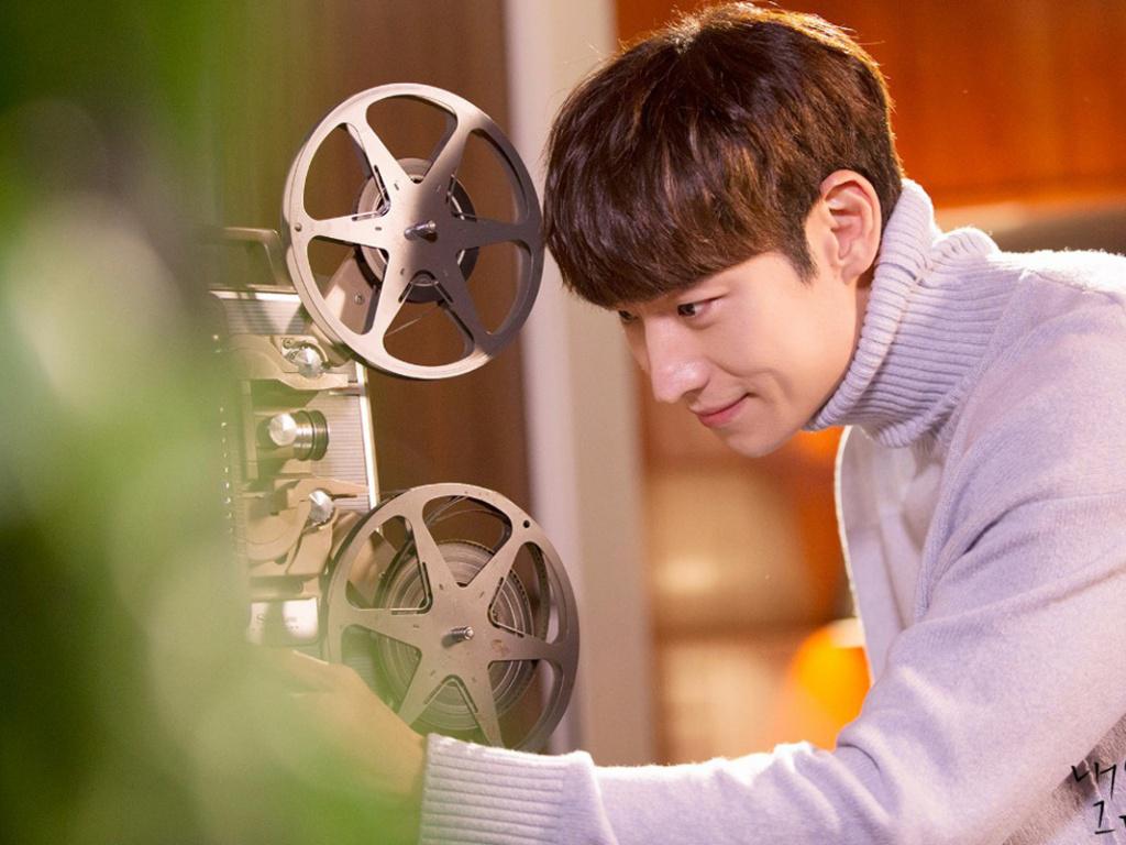 奇幻爱情《明天和你》